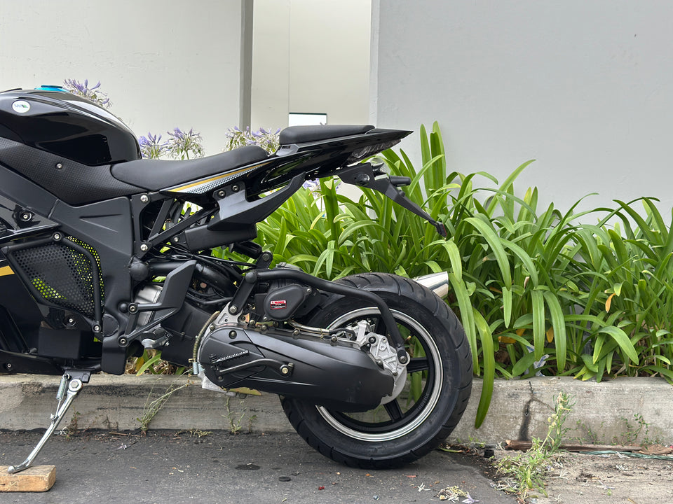 Venom x18R 200cc Motorcycle | Automatic Transmission